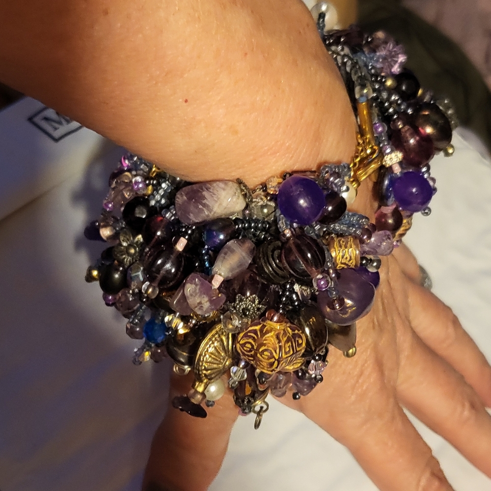 HAND SEWN VINTAGE BEADS/NEW CRYSTAL BRACELET